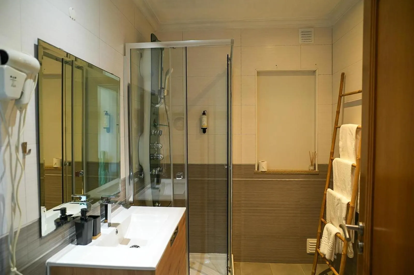 Arrifana Destination Suites 알제주르 3*,  포르투갈