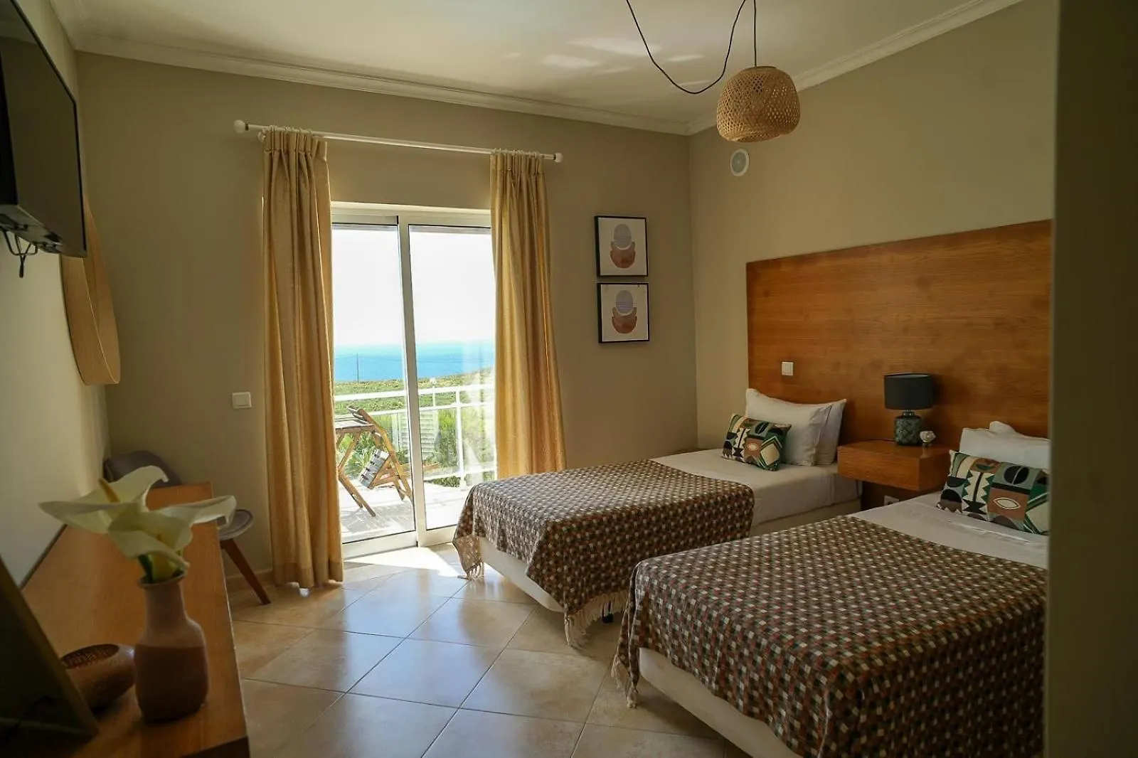 *** B&B Arrifana Destination Suites 알제주르 포르투갈
