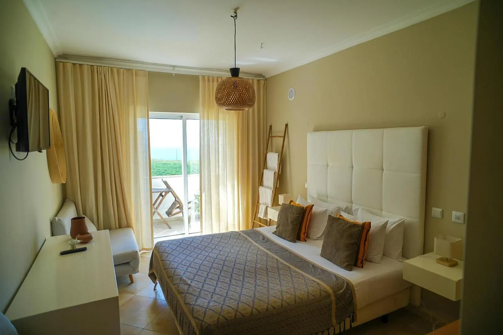 Arrifana Destination Suites 알제주르