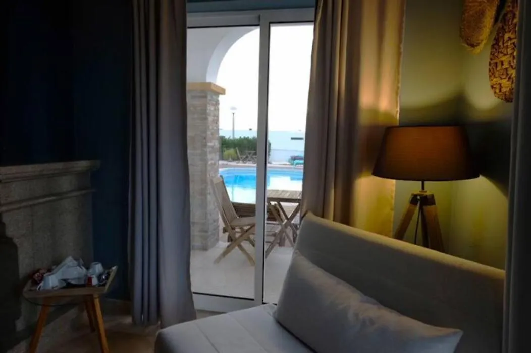ألخيزور Arrifana Destination Suites