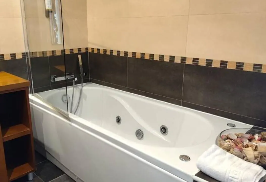 ألخيزور Arrifana Destination Suites
