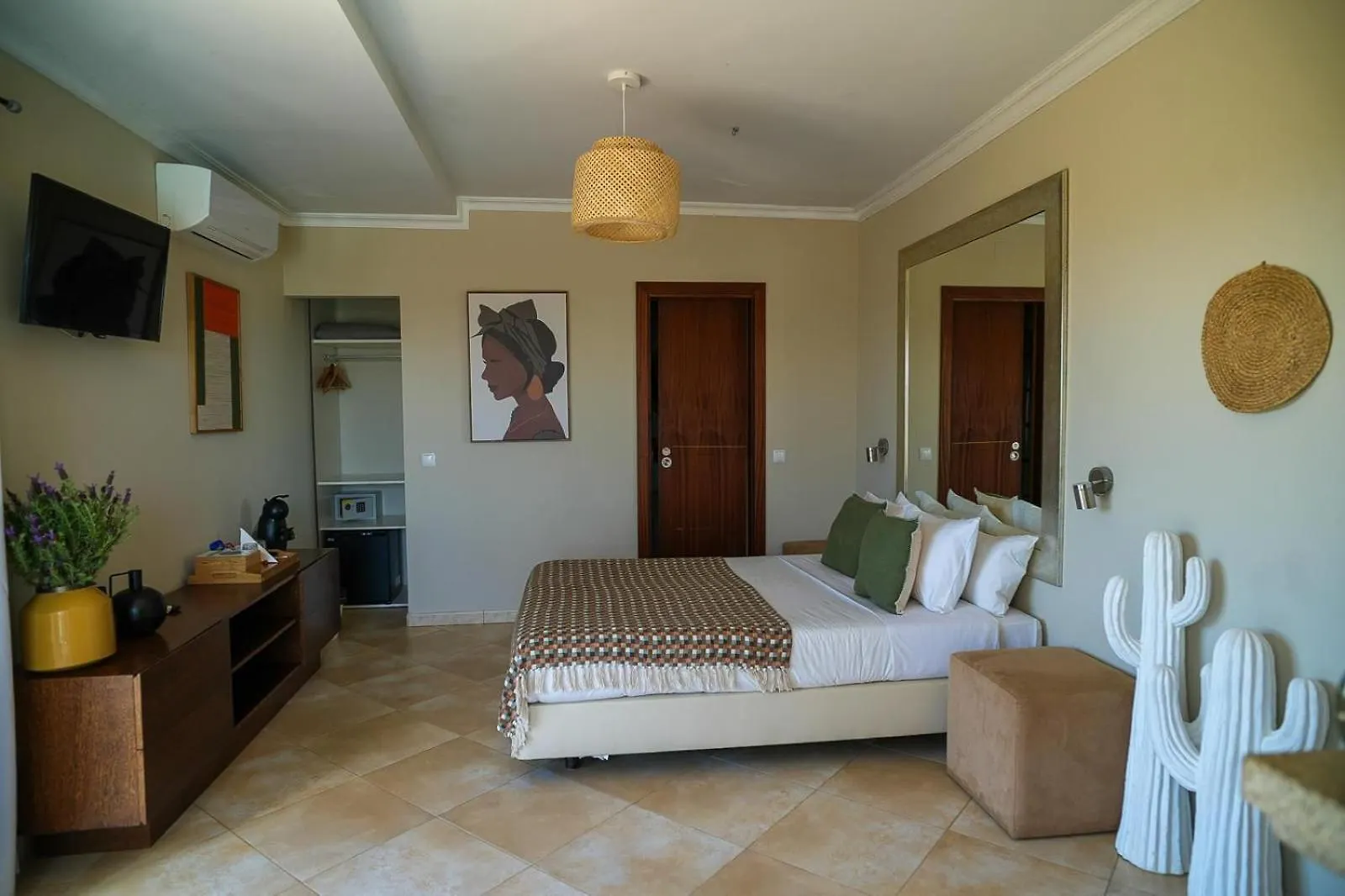 Arrifana Destination Suites Aljezur Bed and breakfast
