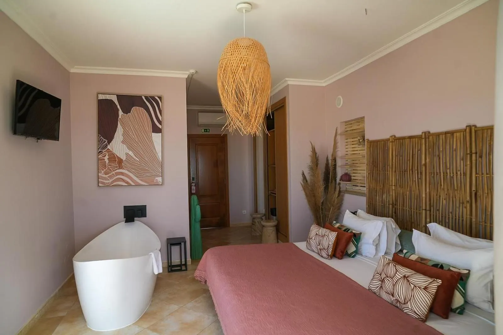 Arrifana Destination Suites Aljezur Bed and breakfast