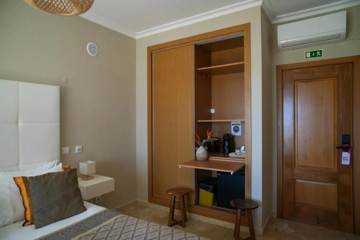 Arrifana Destination Suites Aljezur Bed and Breakfast